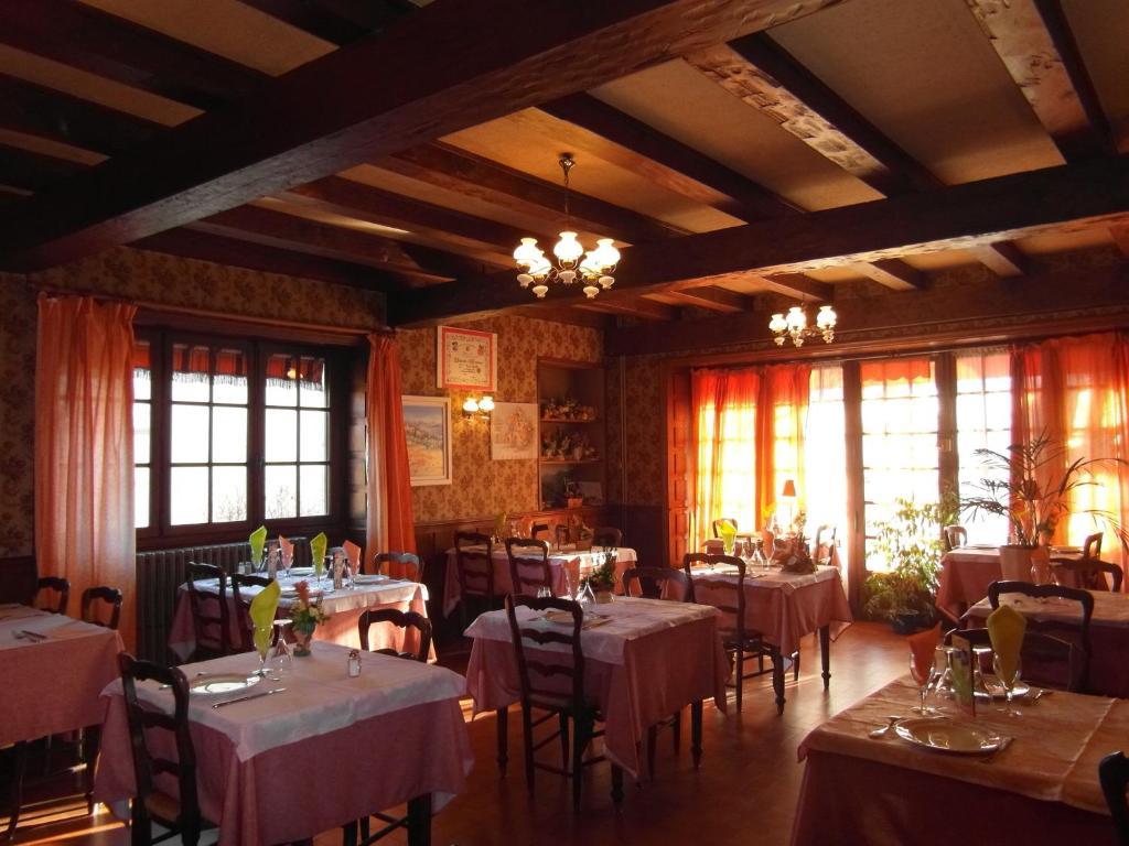 Hotel Restaurant Le Perigord Maurs Exterior photo