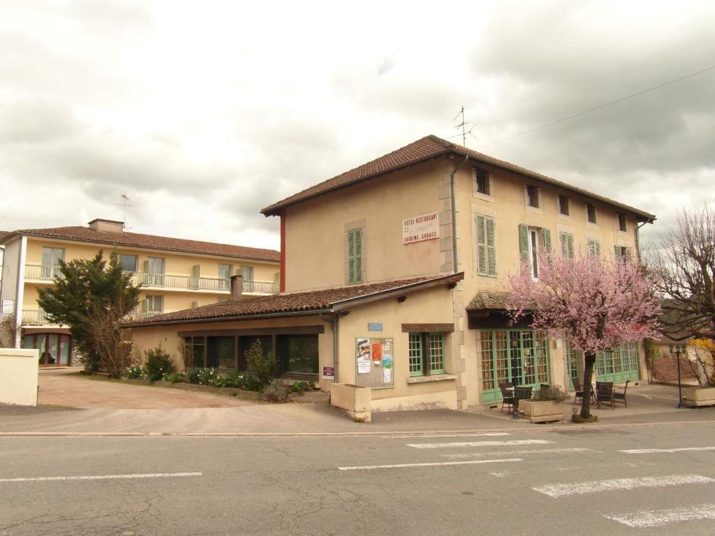 Hotel Restaurant Le Perigord Maurs Exterior photo