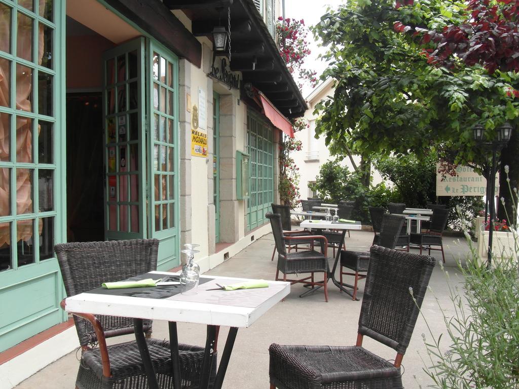 Hotel Restaurant Le Perigord Maurs Exterior photo